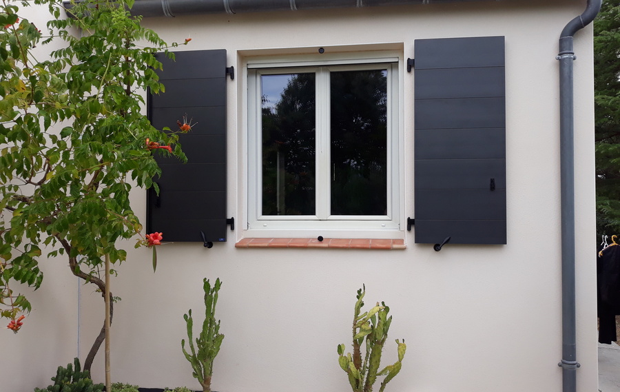 Volets battants épurés à ST SULPICE